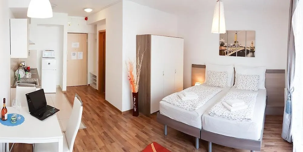 Corvin Holiday Apartment Hotel Budapest 3*,  Hungría